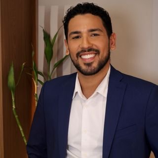 Dr. Matheus Oliveira