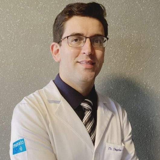Dr. Douglas Amaral Moreira