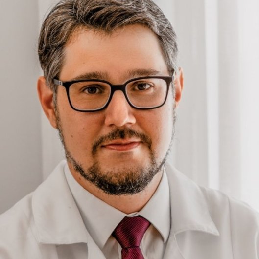 Dr. Vitor Hugo Vachi