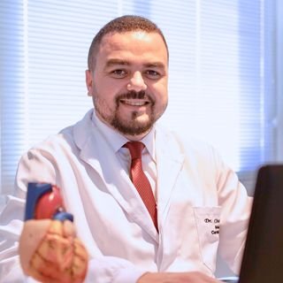 Dr. César Castro
