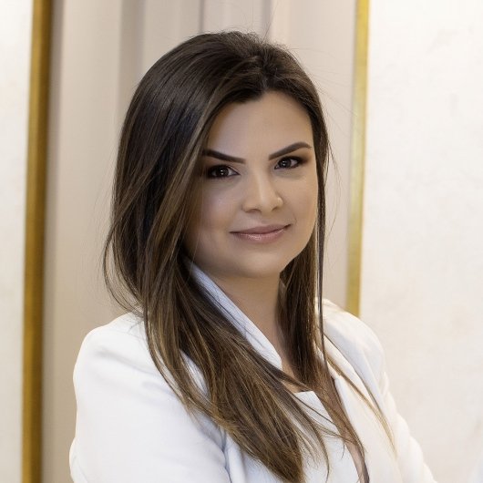 Dra. Elenize Aggio de Araújo