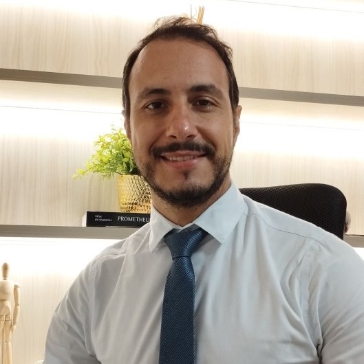 Dr. Maurício Maia