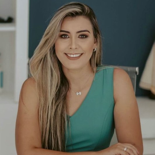 Fabrícia Botrel Castro