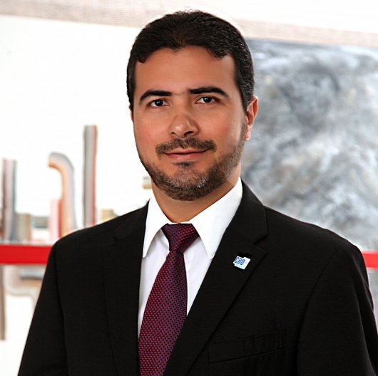 Dr. Amilton Sampaio
