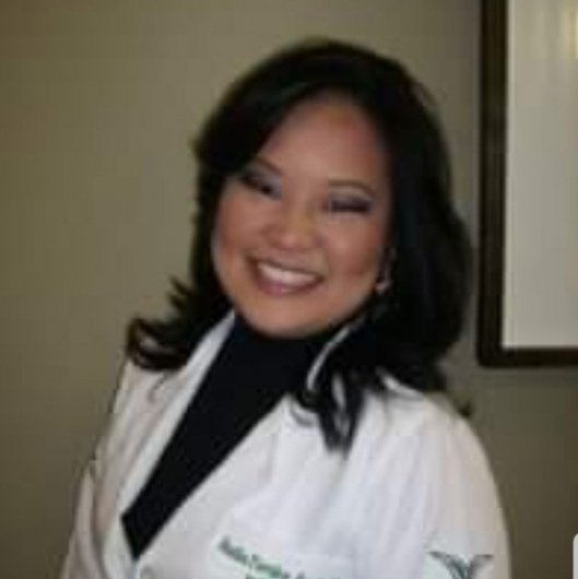 Dra. Nadia Tomiko Anabuki
