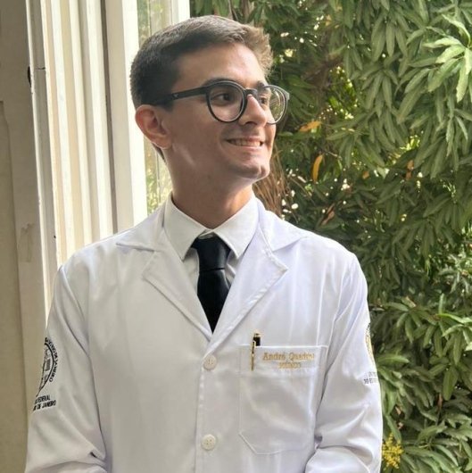 Dr. André Quadros