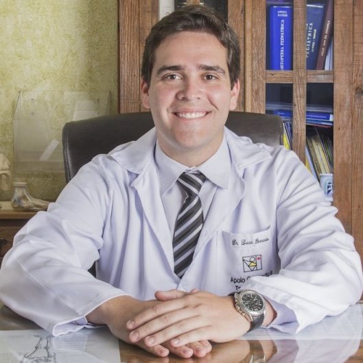Dr. Lucas Bernardo