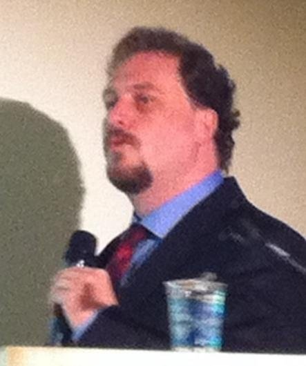 Dr. Douglas Motta Calderoni