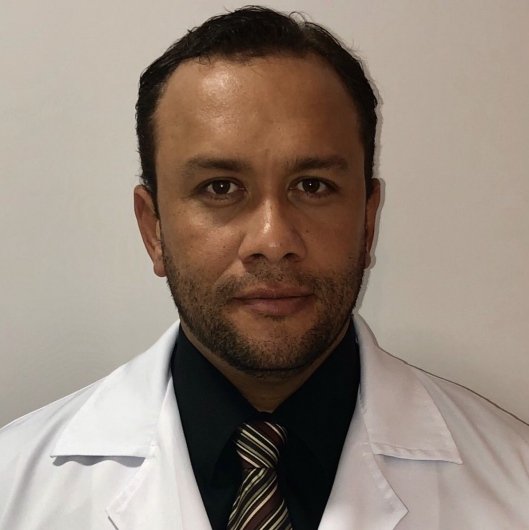 Dr. Cleder Eduardo Suriano