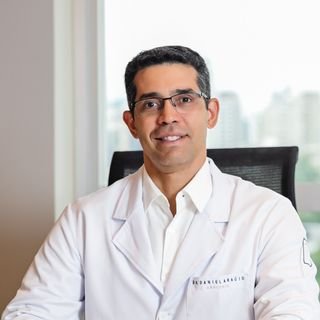 Dr. Daniel de Araujo França