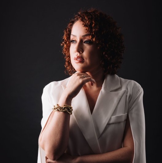 Dra. Rafaelle Ferreira dos Santos