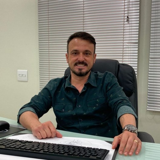 Dr. Luiz Ricardo Baston