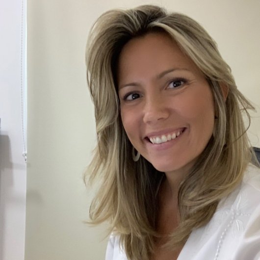 Dra. Larissa Mateus Duarte