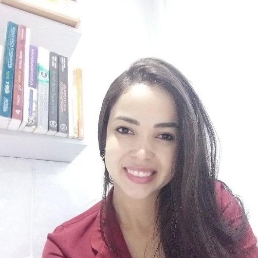 Dra. Yasmayara Almeida