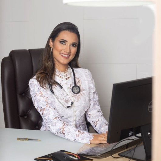 Dra. Carolina Santos Peres de Andrade