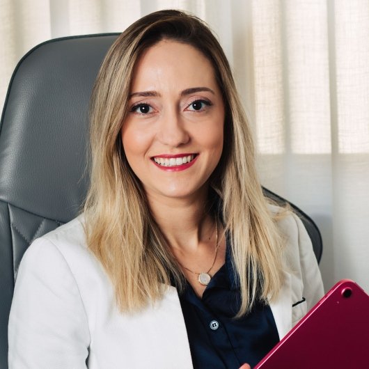 Dra. Maíra Anelli Martins