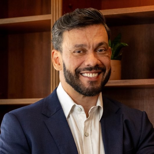 Dr. Jesse Passos