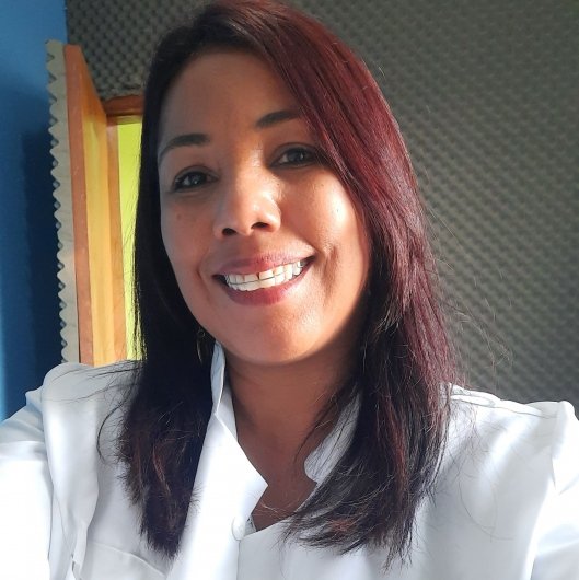 Dra. Alessandra Jaqueline de Paula