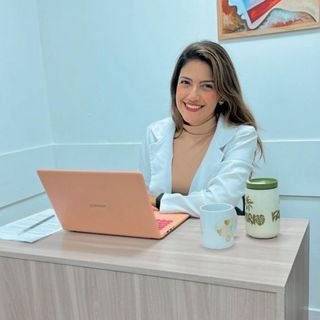 Dra. Flavia dos Santos Abreu