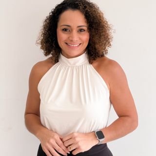 Dra. Adriana nunes Soares Mengali