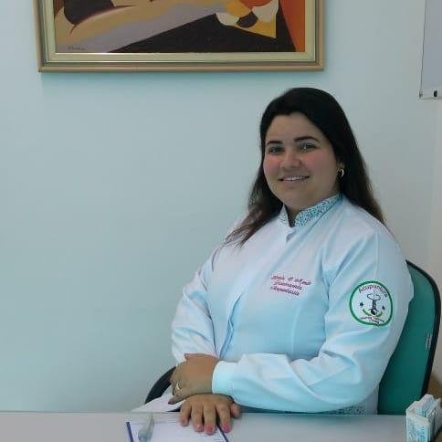 Dra. Renata Cezario Mendes