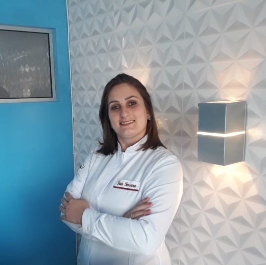 Dra. Tais Tessaro