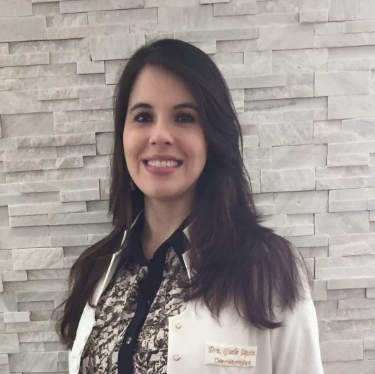 Dra. Gisele Cristine Teixeira Barbosa Siqueira