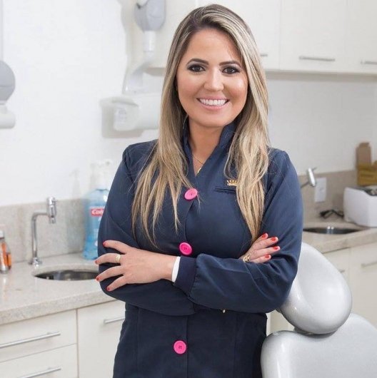 Dra. Queli Almeida