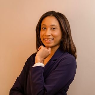 Dra. Samantha Lopes Silva
