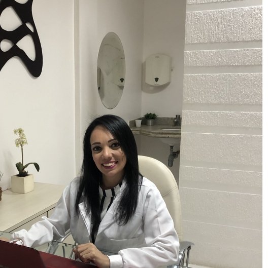 Dra. Raiane Gomes