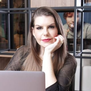 Dra. Caroline Hespanhol Martins