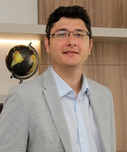 Dr. Michael Ricardo Lang
