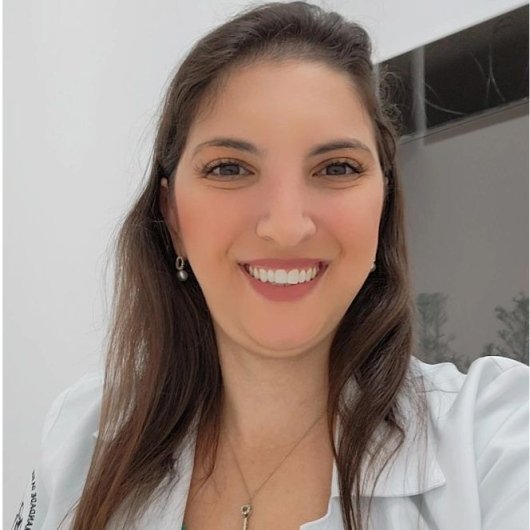 Dra. Elisa Ferraz