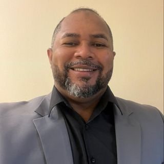 Dr. Carlos Eduardo Conceição