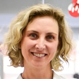 Dra. Mariana Faucz Munhoz da Cunha