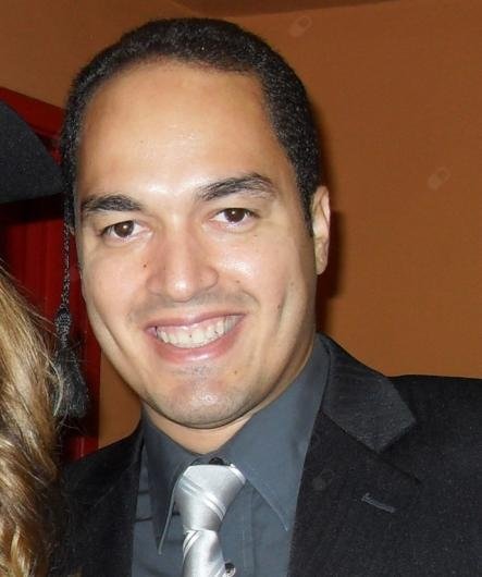 Dr. Adrian Pinto Calazans