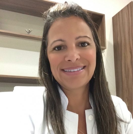 Dra. Andreia de Almeida Curi