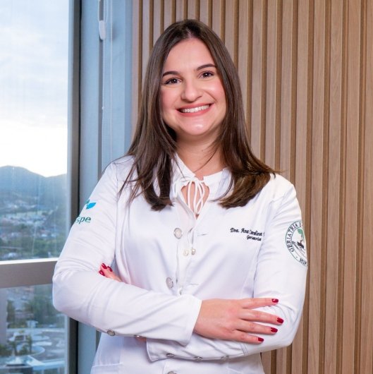 Dra. Ana Carolina Dias Costa