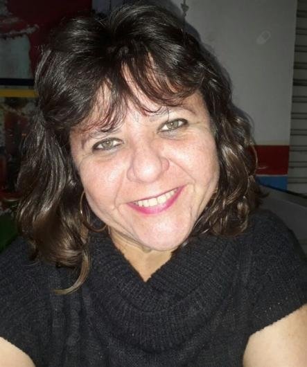 Dra. Elisangela Romano