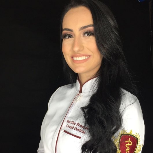 Dra. Thais Fernandes