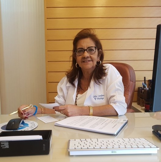 Dra. Célia Cordeiro