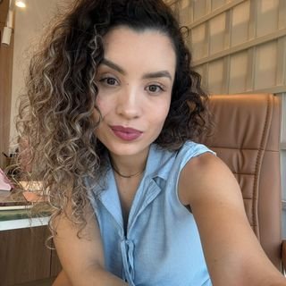 Dra. Laiane Oliveira