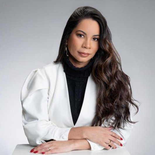 Dra. Lais Alves Pinheiro