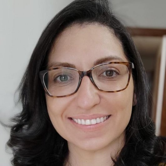 Dra. Carolina de Oliveira