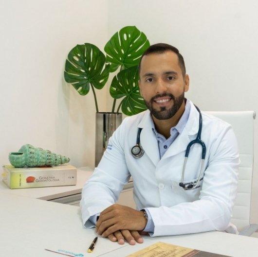 Dr. Leonardo Teles
