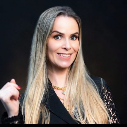 Dra. Ayanne De Araujo Mol