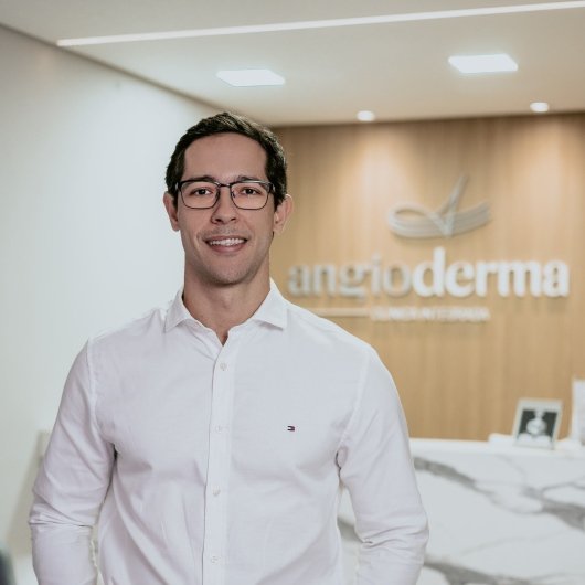 Dr. Daniel Falcão