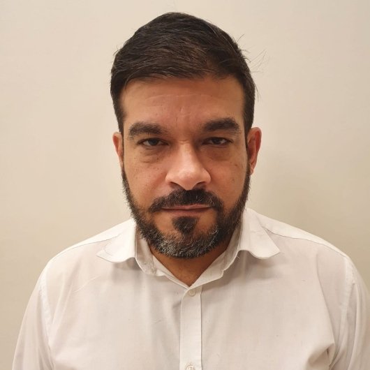 Dr. Gustavo Leal Barcellos