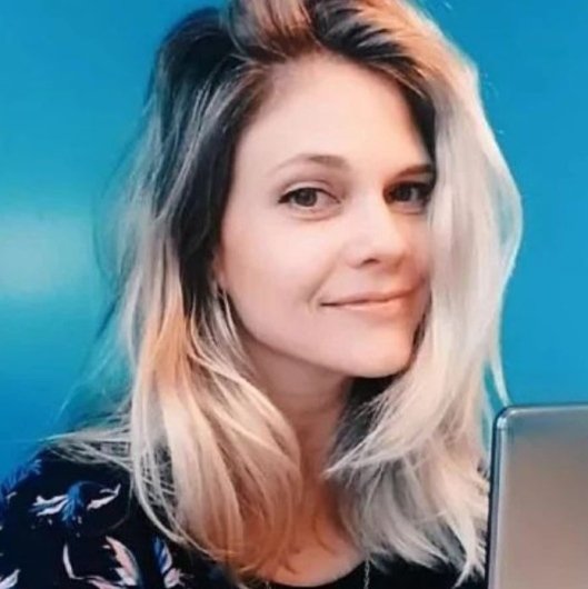Dra. Ana Júlia Lenz