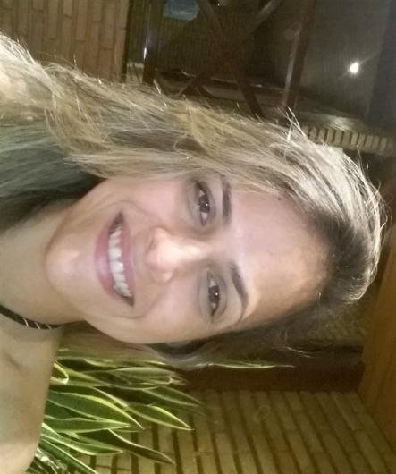 Dra. Renata Lopes de Oliveira